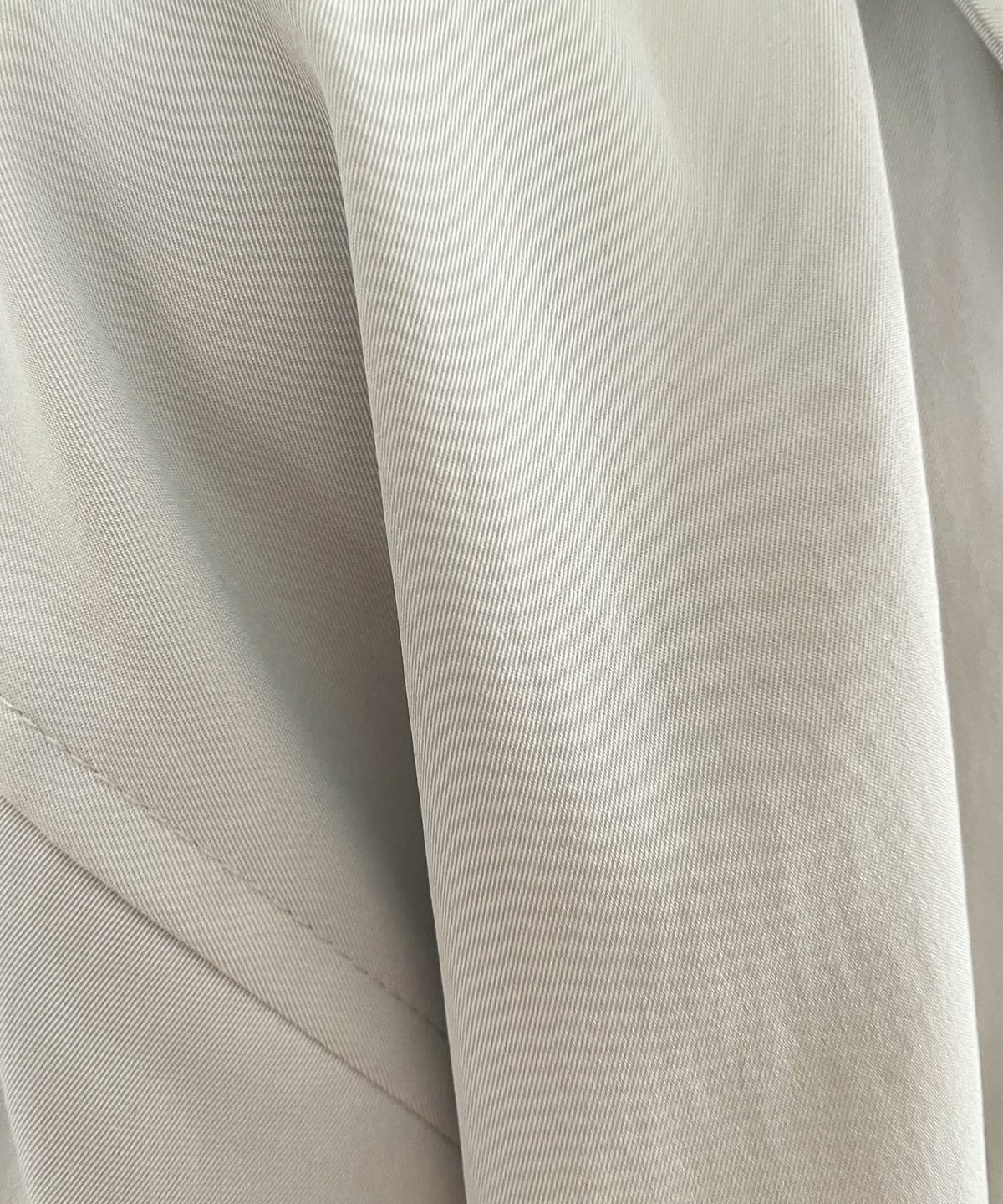 ライトベージュ