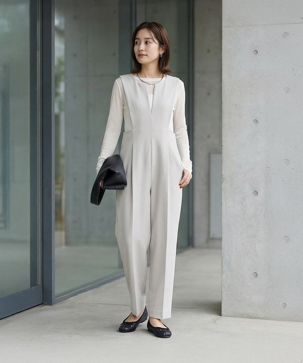 サンドベージュ