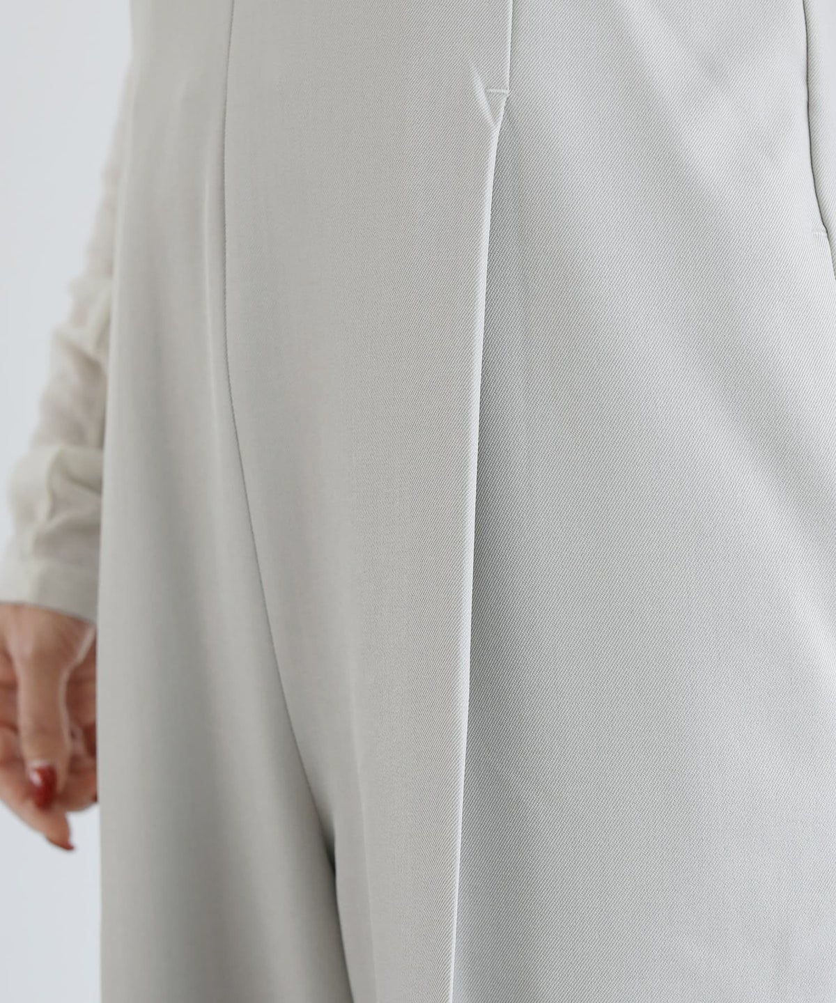 サンドベージュ