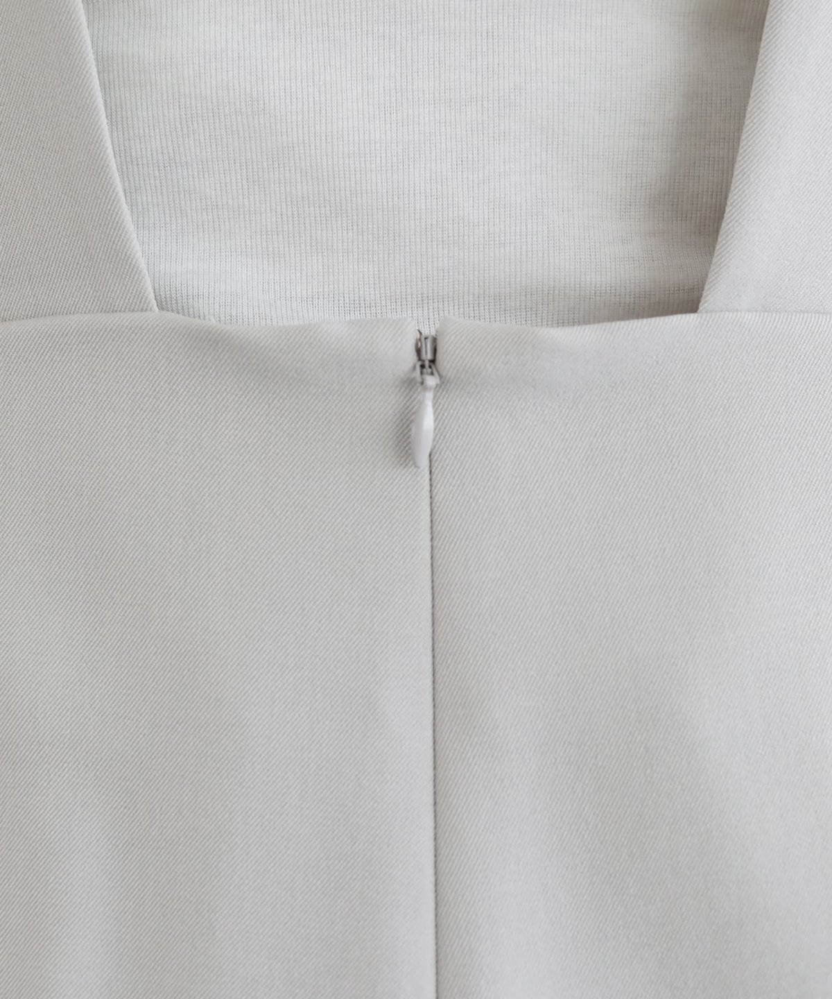 サンドベージュ