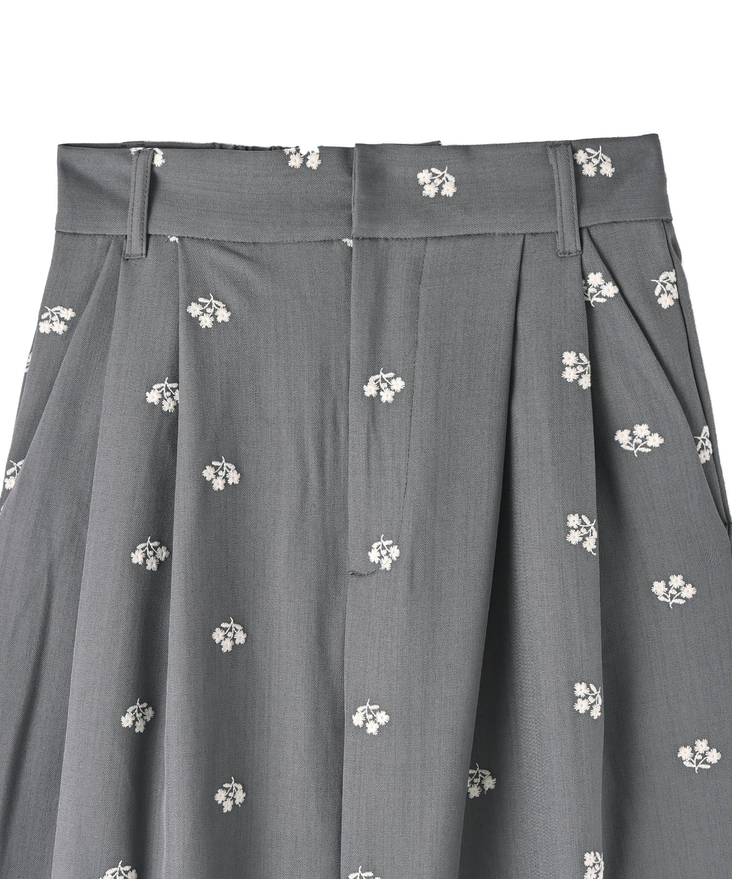 BLK001】花柄刺繍ツイルタックパンツ | おしゃれな大人レディース