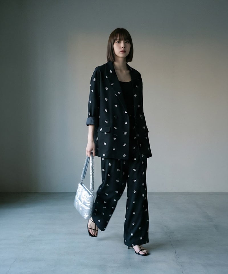 SET］【BLK001】花柄刺繍ツイルテーラードジャケット×タックパンツ 