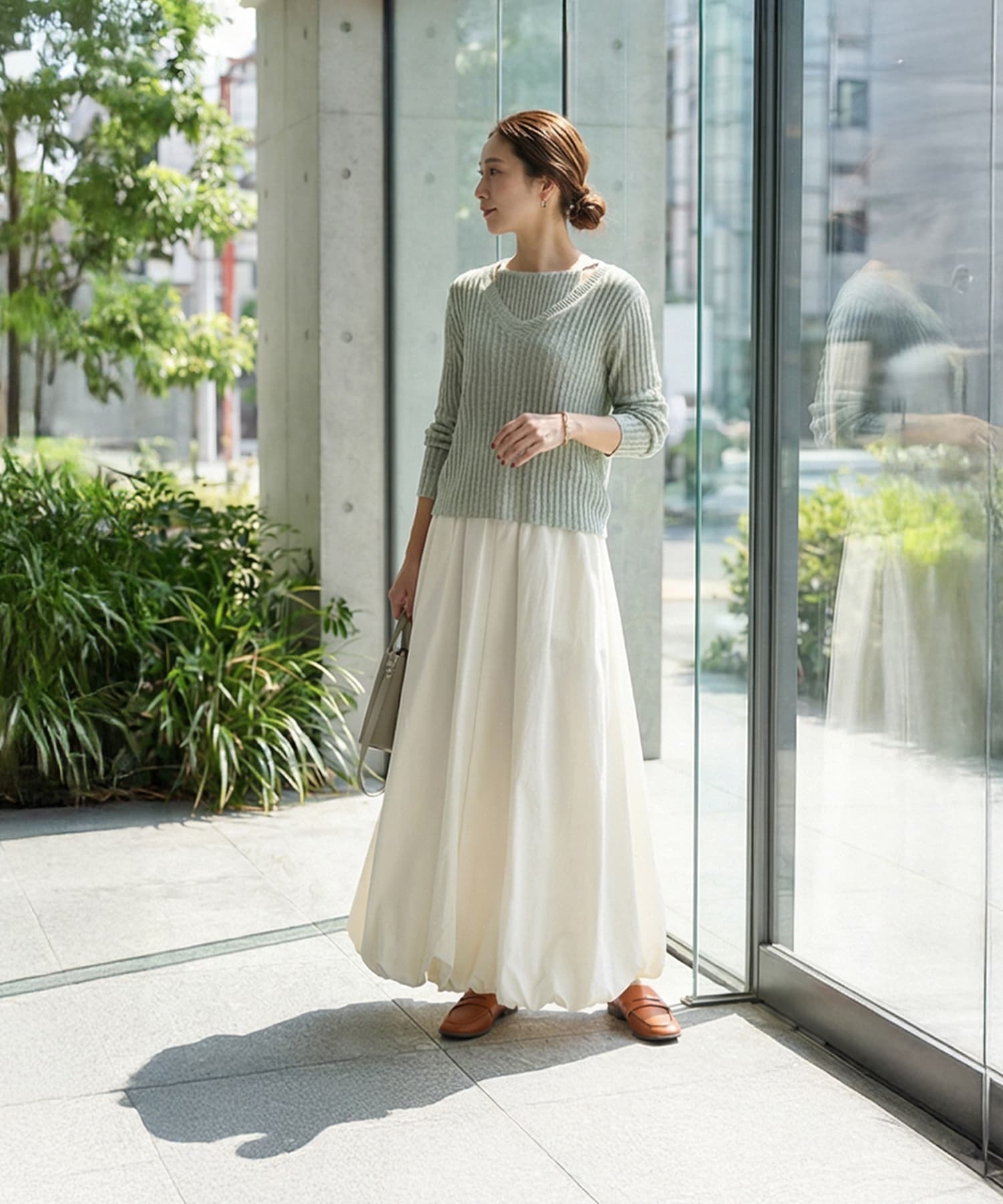 レイヤード風Vネックシアーニットトップス | おしゃれな大人レディース