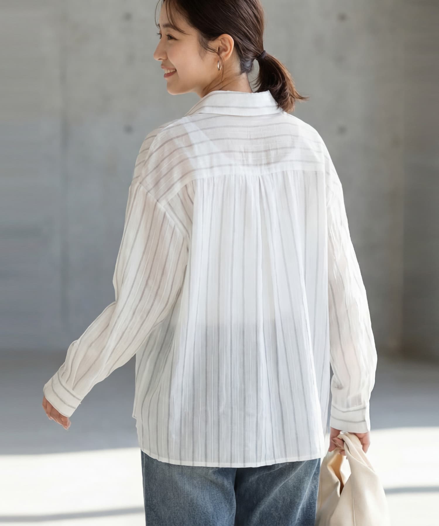 エアリーストライプ柄シャツ | おしゃれな大人レディースファッション