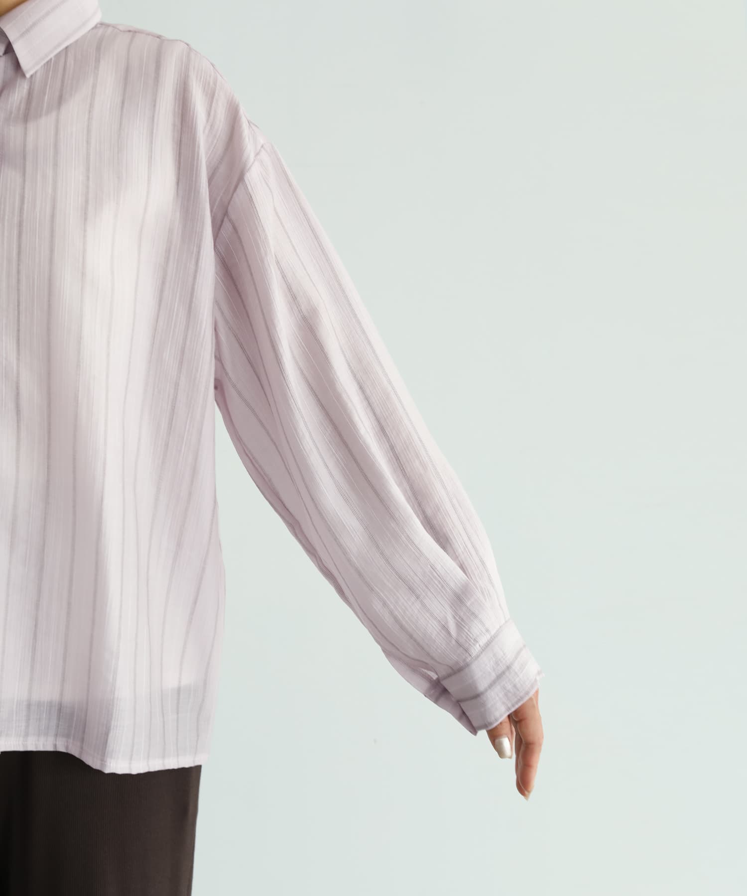 エアリーストライプ柄シャツ | おしゃれな大人レディースファッション