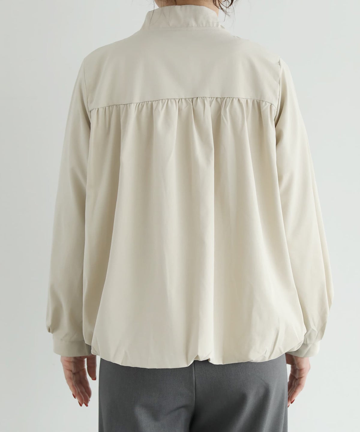 ライトベージュ