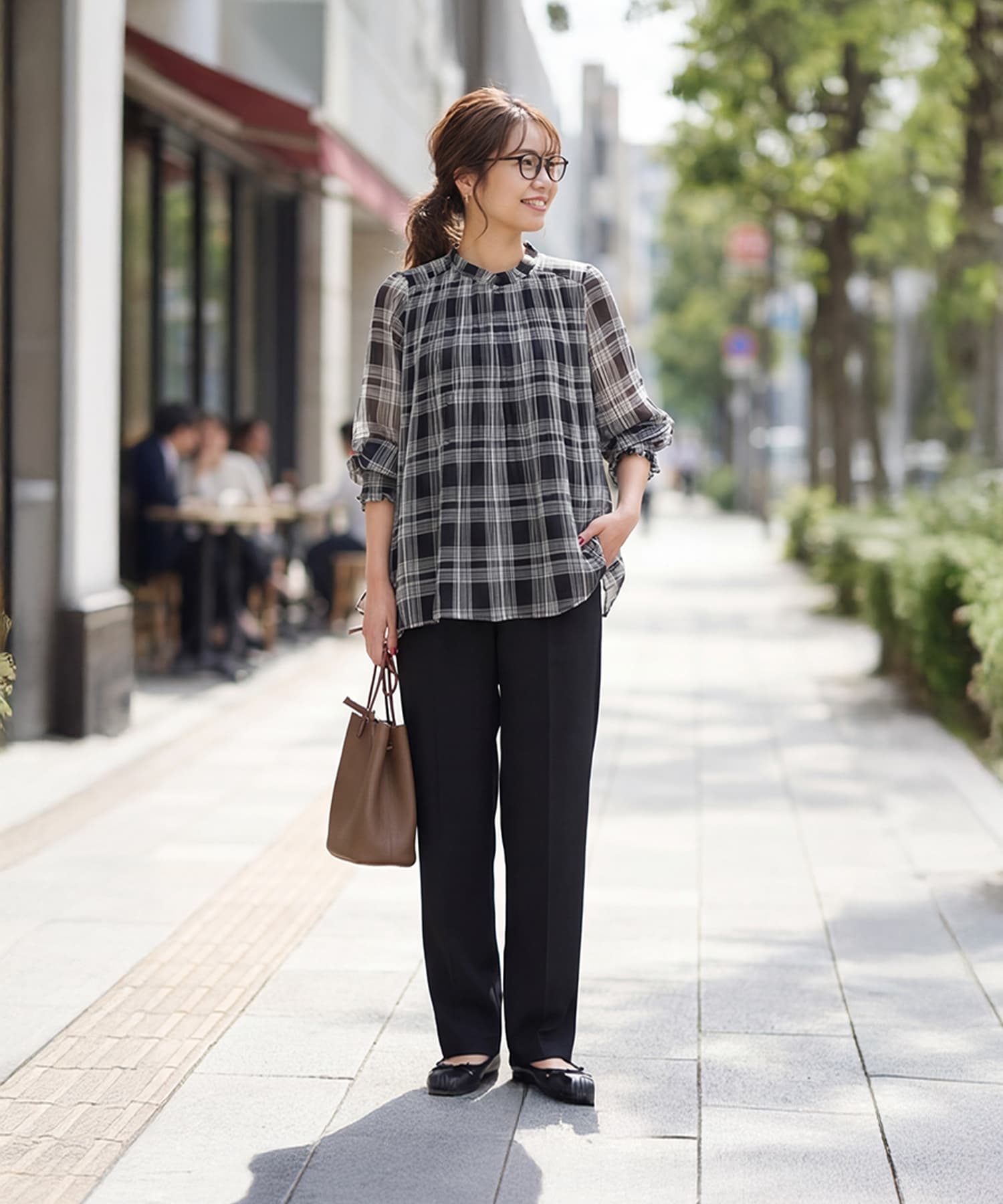 白黒チェック柄プリーツシフォンブラウス | おしゃれな大人レディース