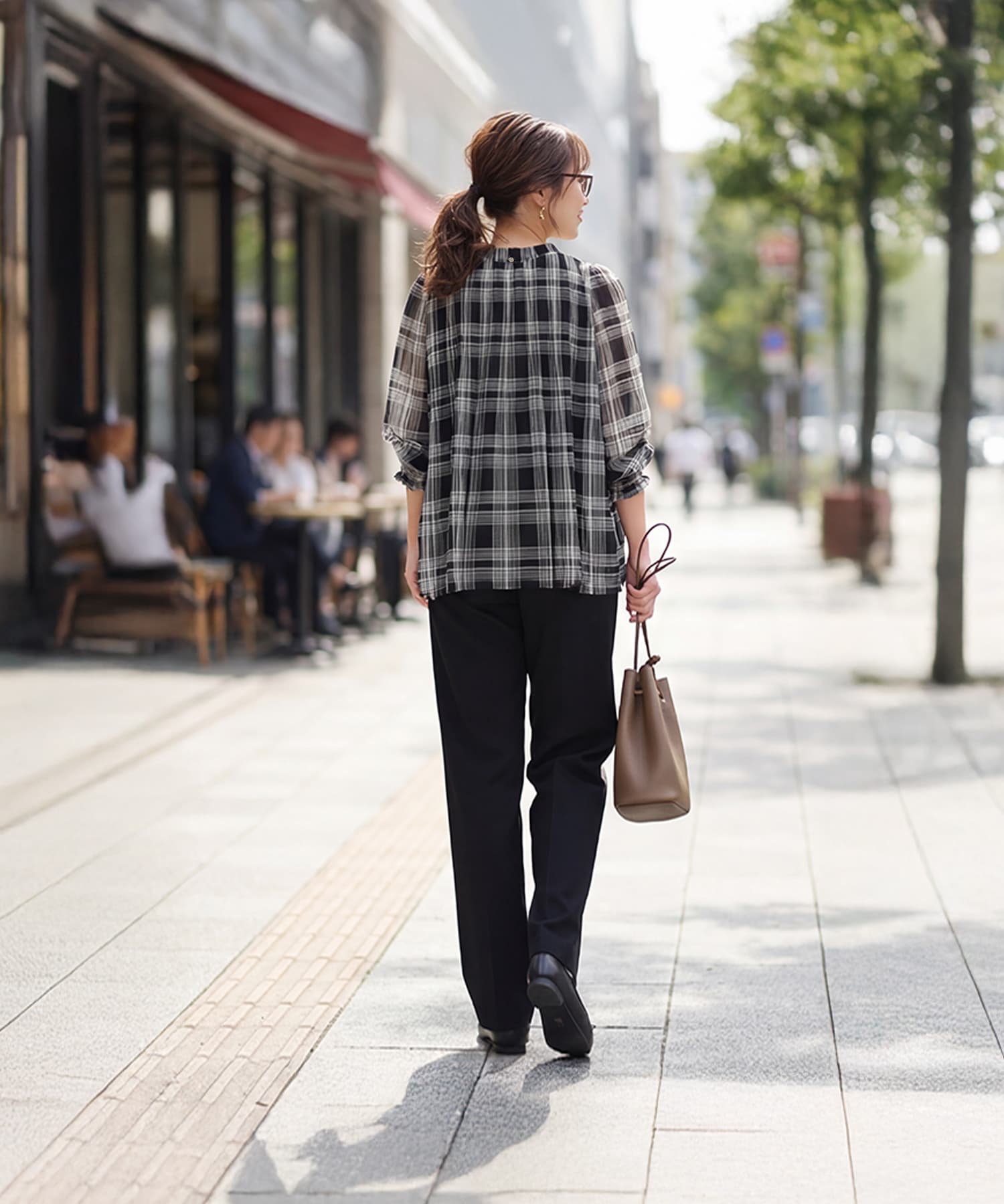 白黒チェック柄プリーツシフォンブラウス | おしゃれな大人レディース