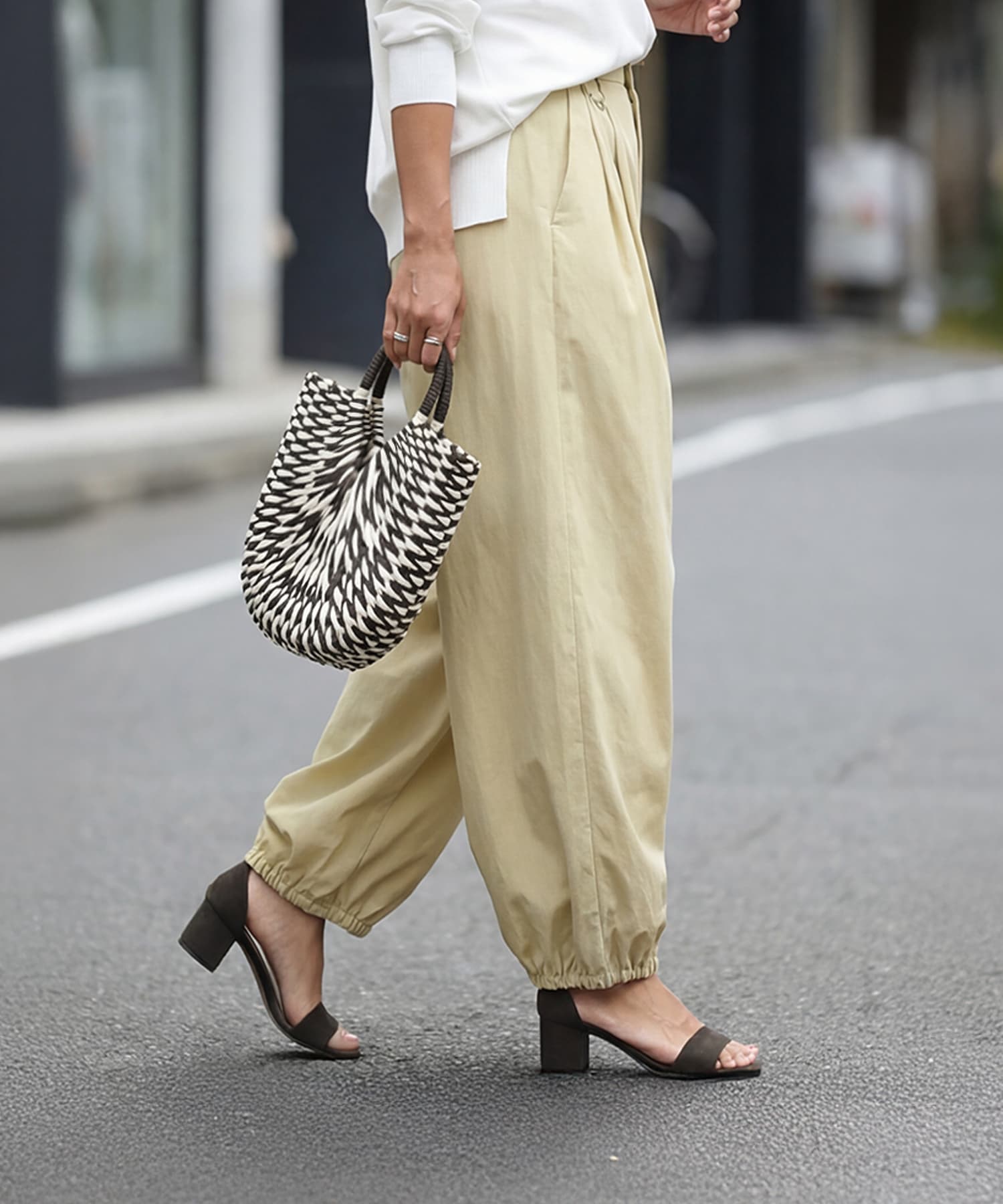 selection】しなやかライトなタックパラシュートパンツ | おしゃれな