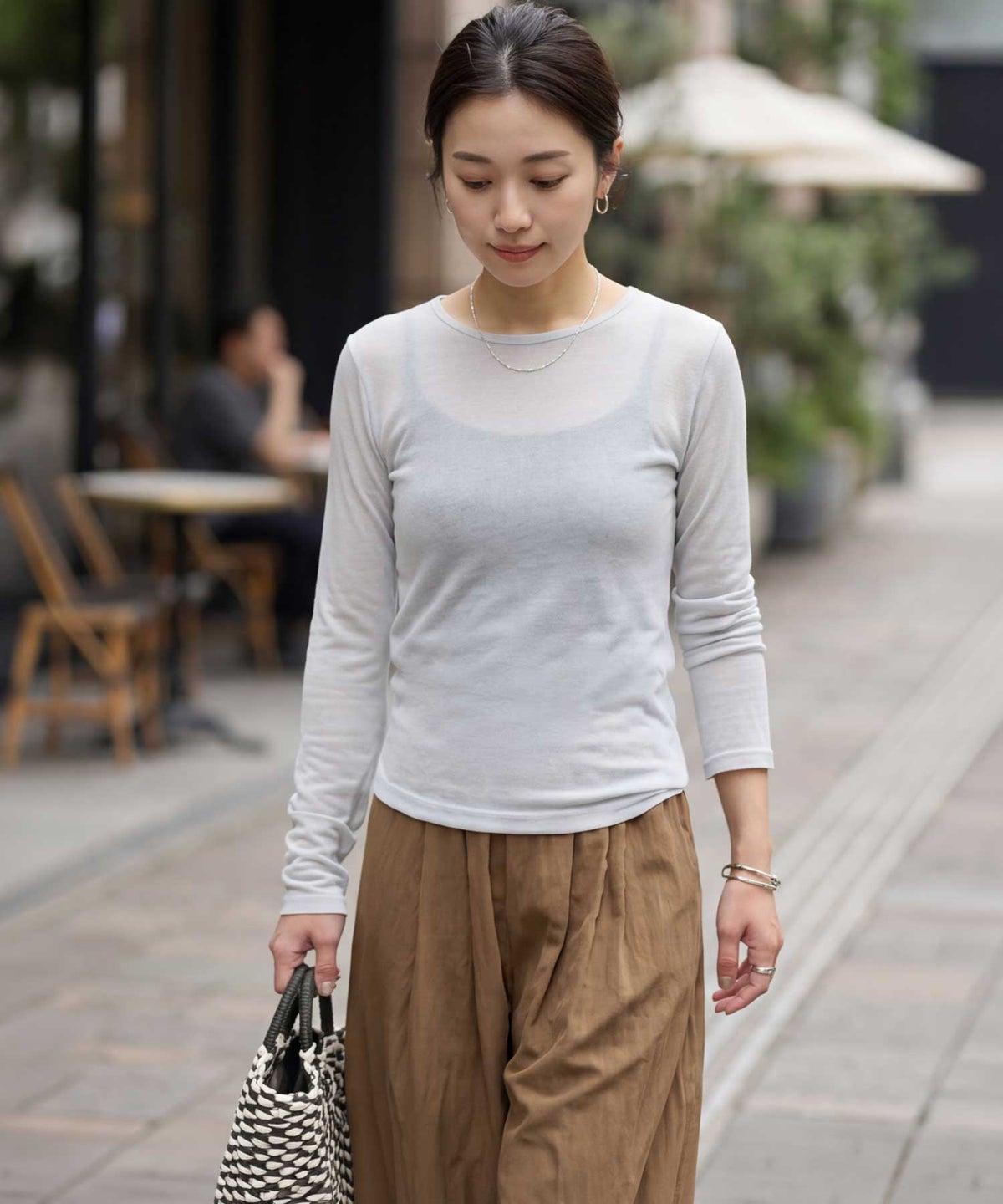 エアリーグレー