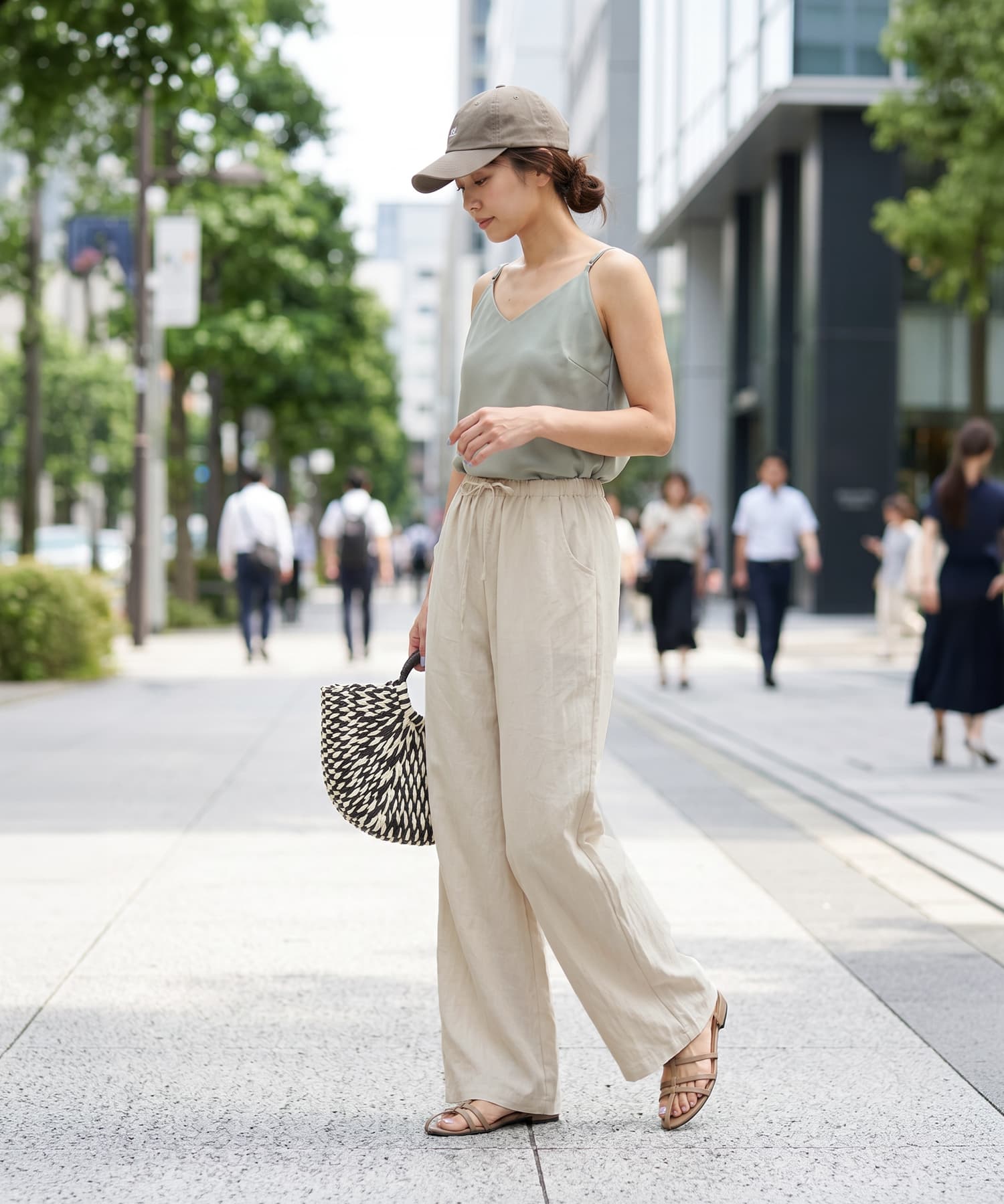 涼しいシボ感ギャザーワイドパンツ | おしゃれな大人レディース