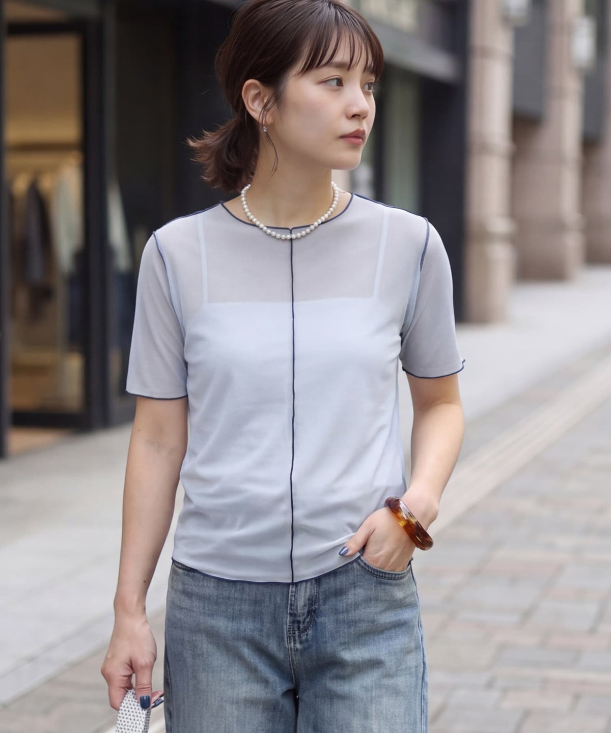 ブルー