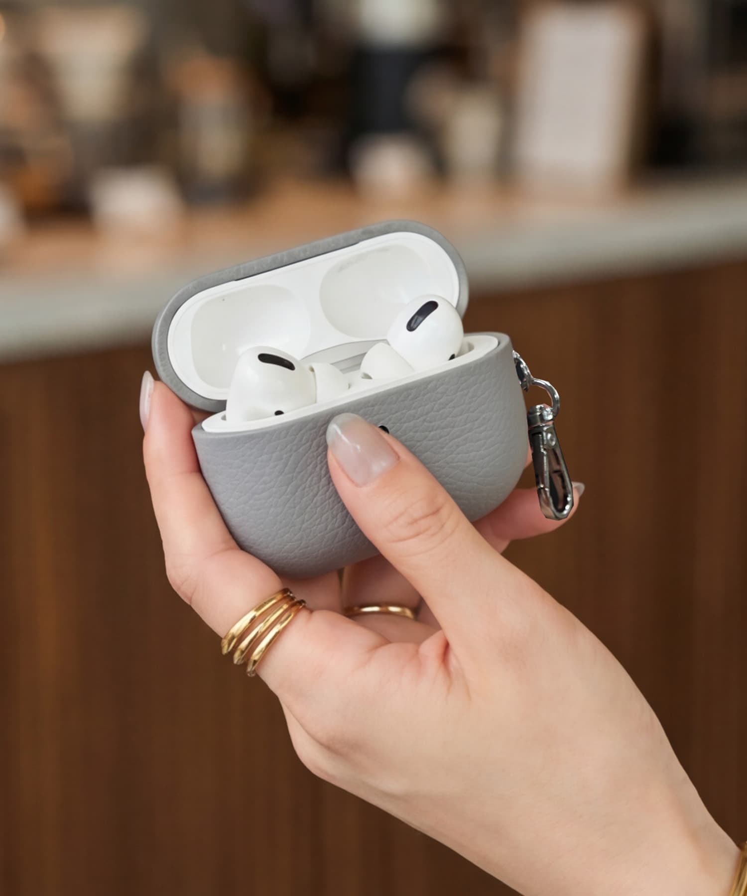 DELI by】リアルレザーAirPods Pro 2ケース | おしゃれな大人