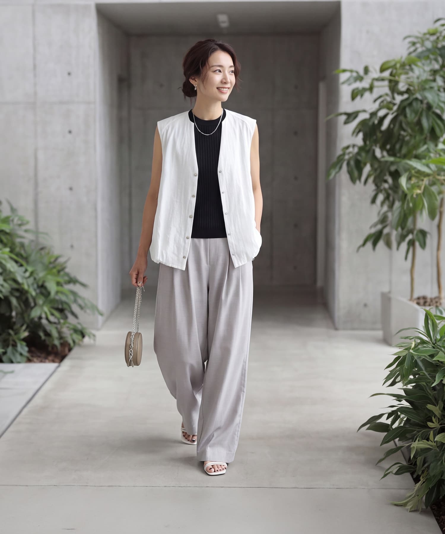 selection】シボ入り裾タックバルーンジレ型tops | おしゃれな大人