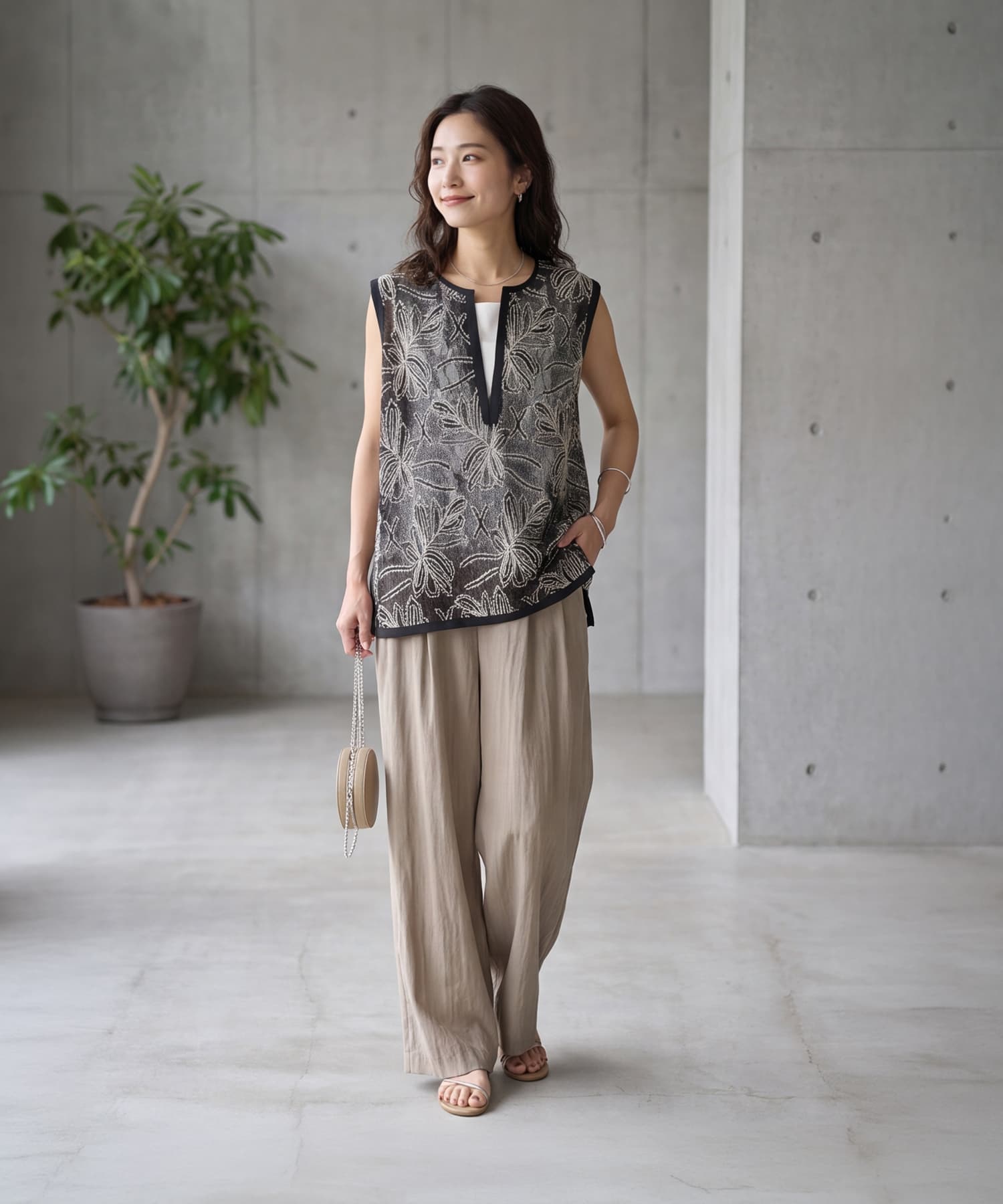 selection】刺繍レースシアーベスト | おしゃれな大人レディース